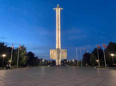 В Твери прошла церемония официального запуска обновленного освещения Обелиска Победы